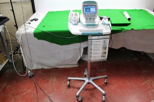 Thumbnail image of Verathon BVI 9400 Bladder Scanner w/ Probe, 2 Batteries, Charger, Stand