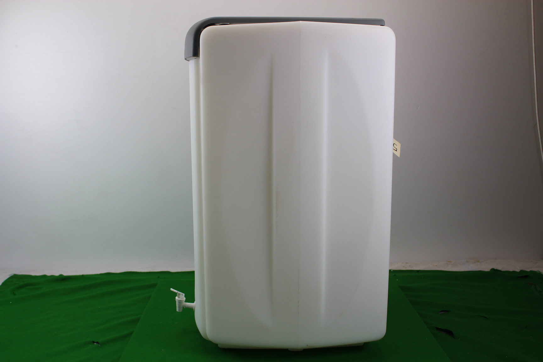Image of Purite External Tank 100 Litres L998411 Lab Equipment Water Tank
