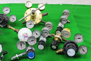 Thumbnail image of Job lot of x 13 assorted Expired Pressure Gauges