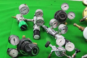 Thumbnail image of Job lot of x 13 assorted Expired Pressure Gauges