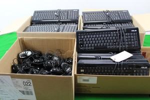 Thumbnail image of Lot of 43 x ASUS Keyboards Model No KS2003 + 43 ASUS Mice MN Mini-N6