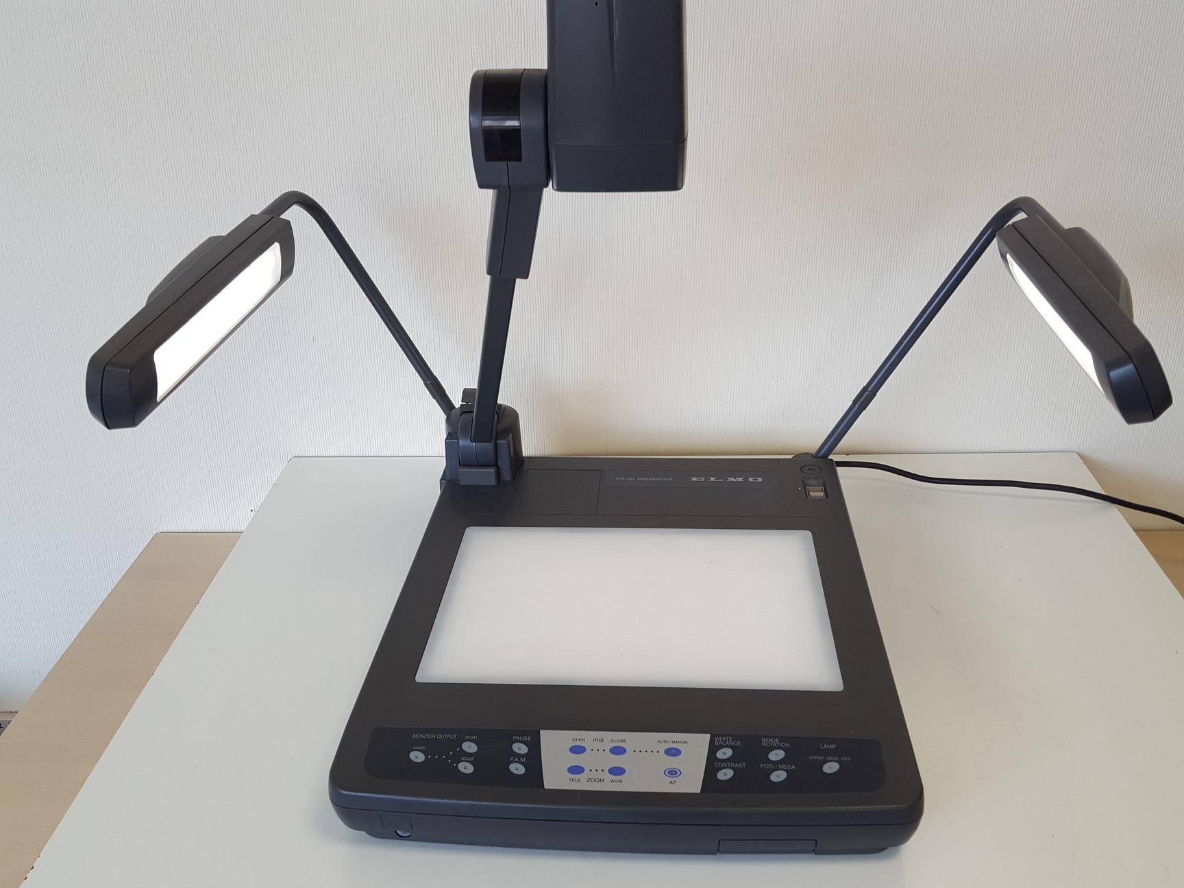 Image of Elmo Visual Presenter  HV-5600XV Overhead Projector 