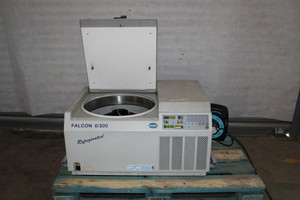 Thumbnail image of Faulty Sanyo MSE Falcon 6/300 Refrigerated Large Bench Centrifuge  