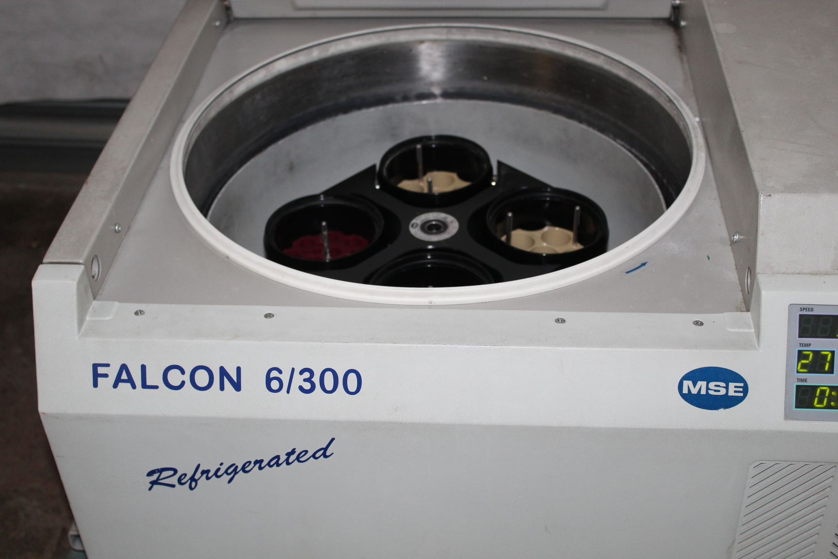 Image of Faulty Sanyo MSE Falcon 6/300 Refrigerated Large Bench Centrifuge  