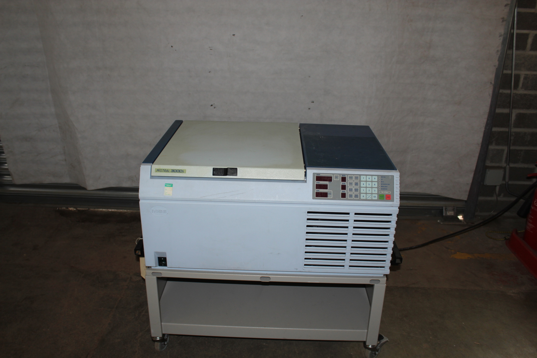 Image of MSE Mistral 3000I Centrifuge Tested to 3000RPM Laboratory 
