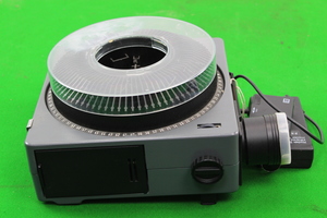Thumbnail image of Kodak Carousel S-AV 2010 Slide Projector (Jammed) w/ Infrared Remote