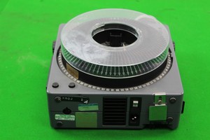 Thumbnail image of Kodak Carousel S-AV 2010 Slide Projector (Jammed) w/ Infrared Remote