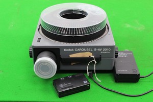 Thumbnail image of Kodak Carousel S-AV 2010 Slide Projector (Jammed) w/ Infrared Remote