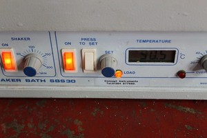 Thumbnail image of Stuart Scientific Shaker Bath SBS30 Laboratory Water Bath