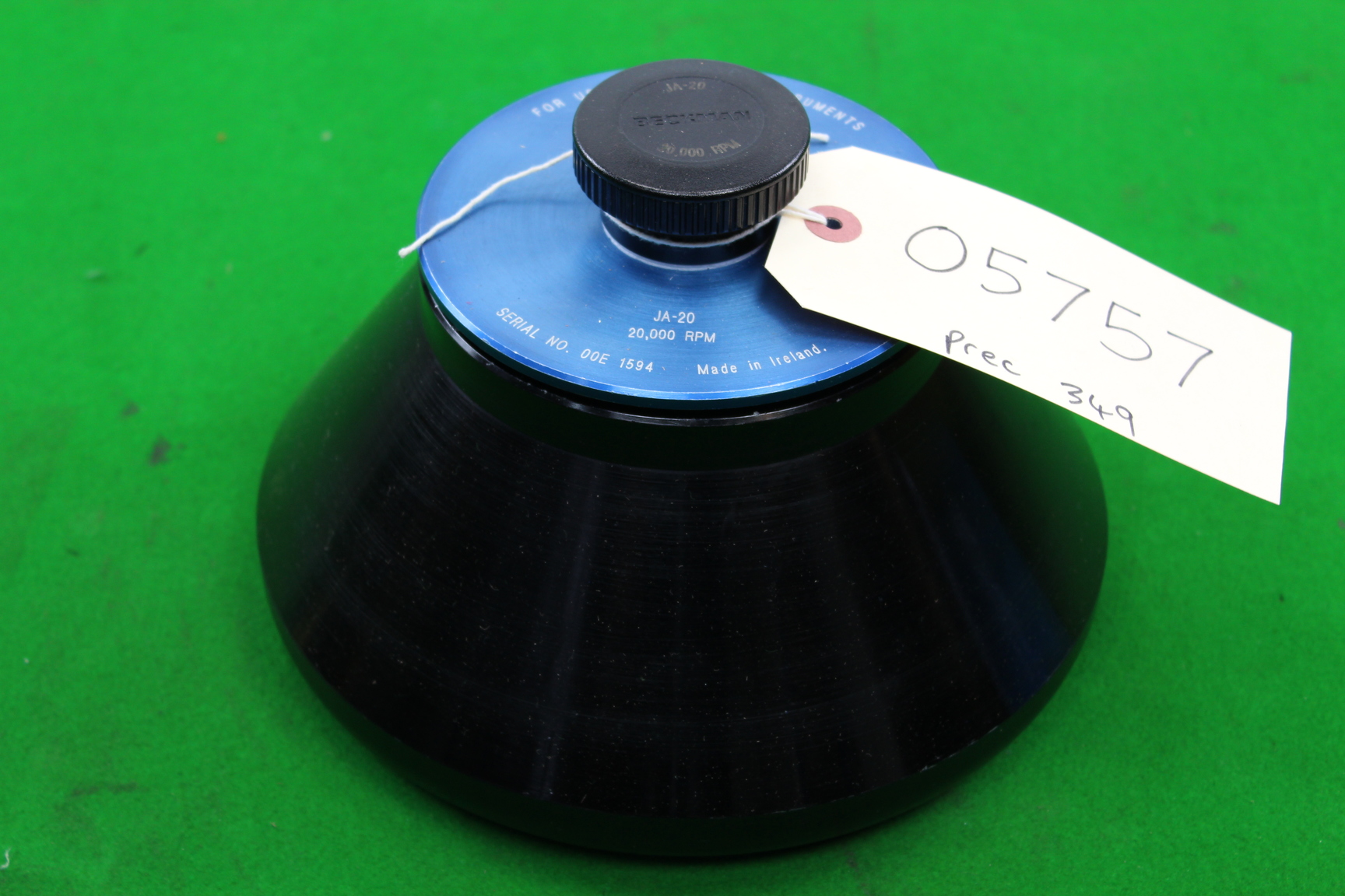 Beckman Centrifuge Rotor JA20 20,000 RPM Serial No OOE 1594 w/ Lid