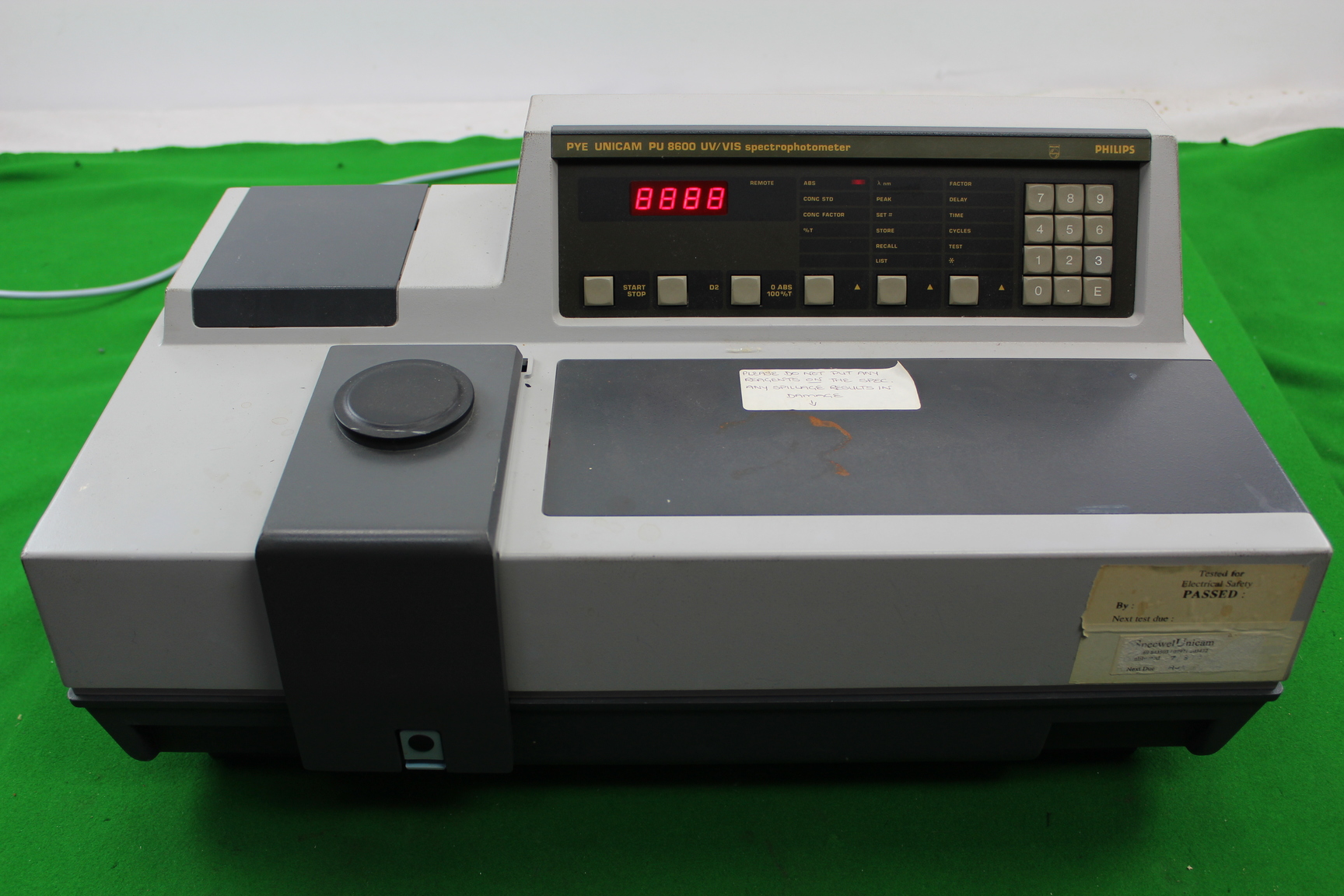 Image of Philips PYE UNICAM PU 8600 UV/VIS Spectrophotometer
