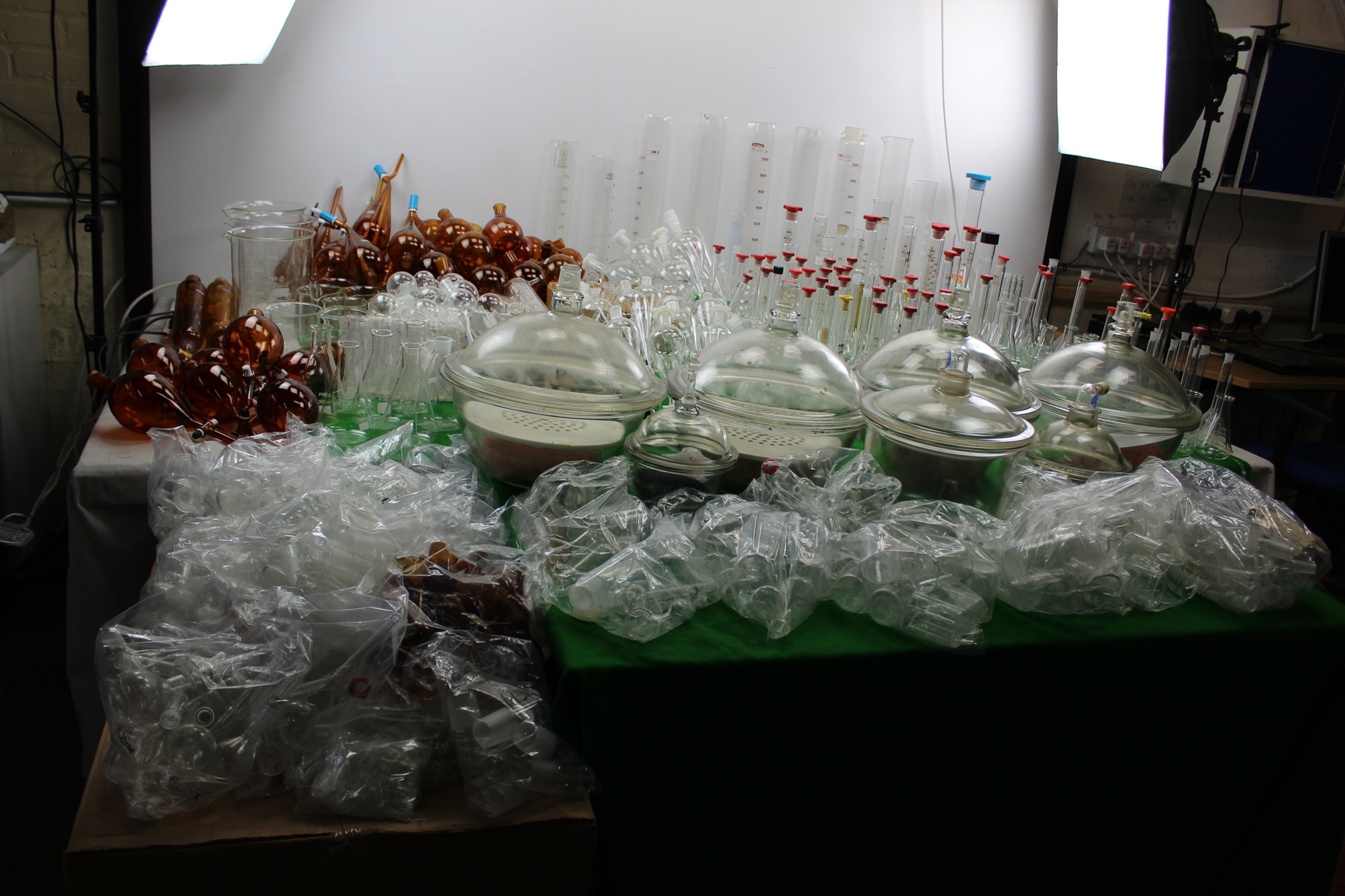 Image of Job Lot of High Quality Laboratory Glassware 