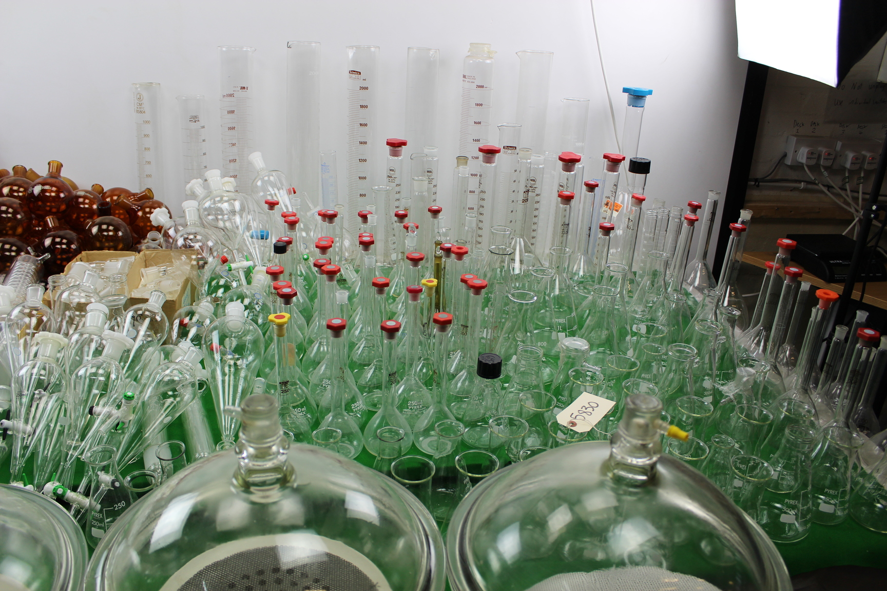 Image of Job Lot of High Quality Laboratory Glassware 