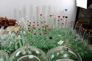 Thumbnail image of Job Lot of High Quality Laboratory Glassware 