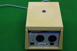 Thumbnail image of Beckman Microfuge Lite Centrifuge Cat no 365607 Lab Laboratory Equipment