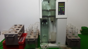 Thumbnail image of Buchi Water Distillation Unit B-324 W/ Glassware, Instruction Manuals Lab  