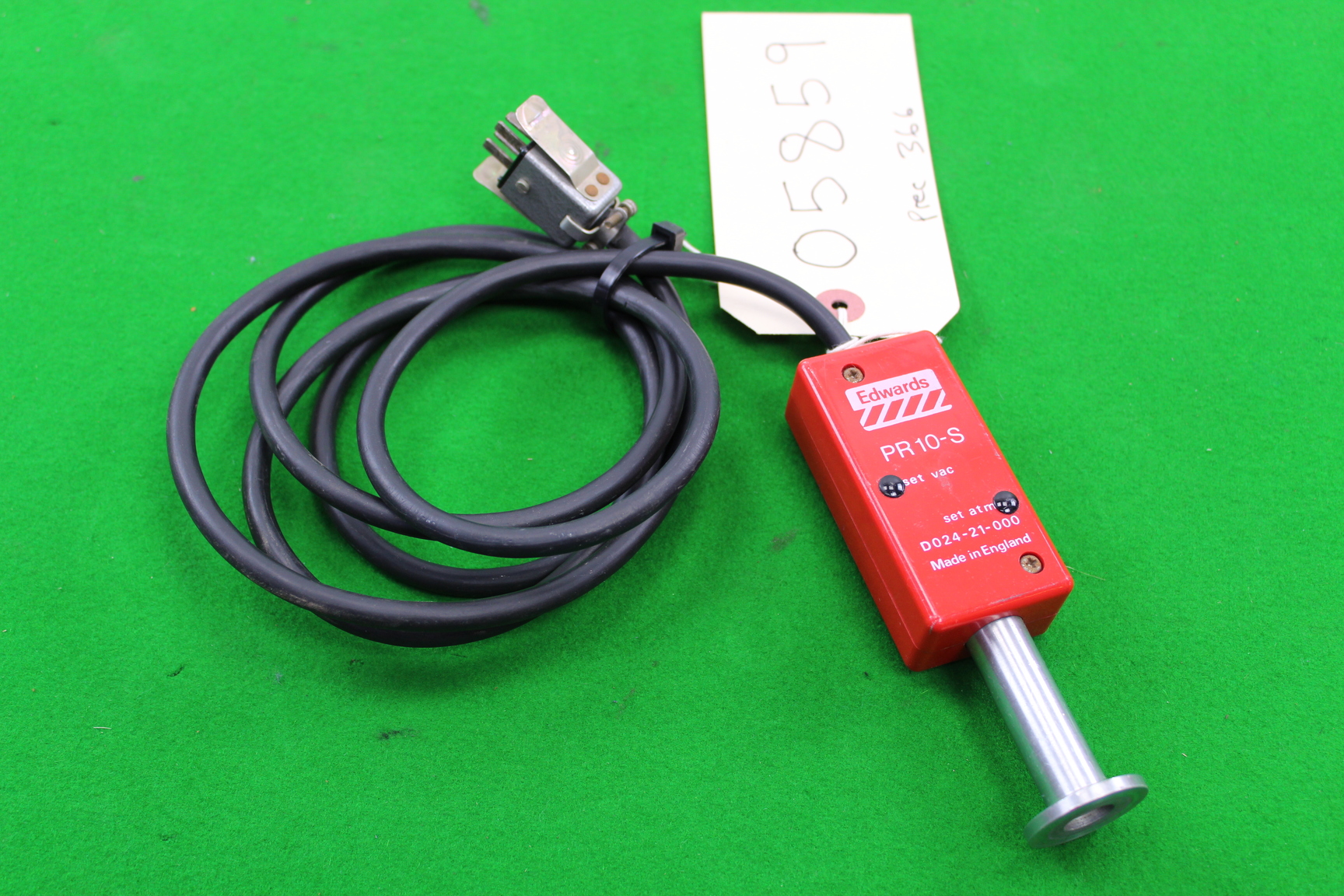 Image of Edwards PR 10-S Vacuum Guage Tube D024-21-000