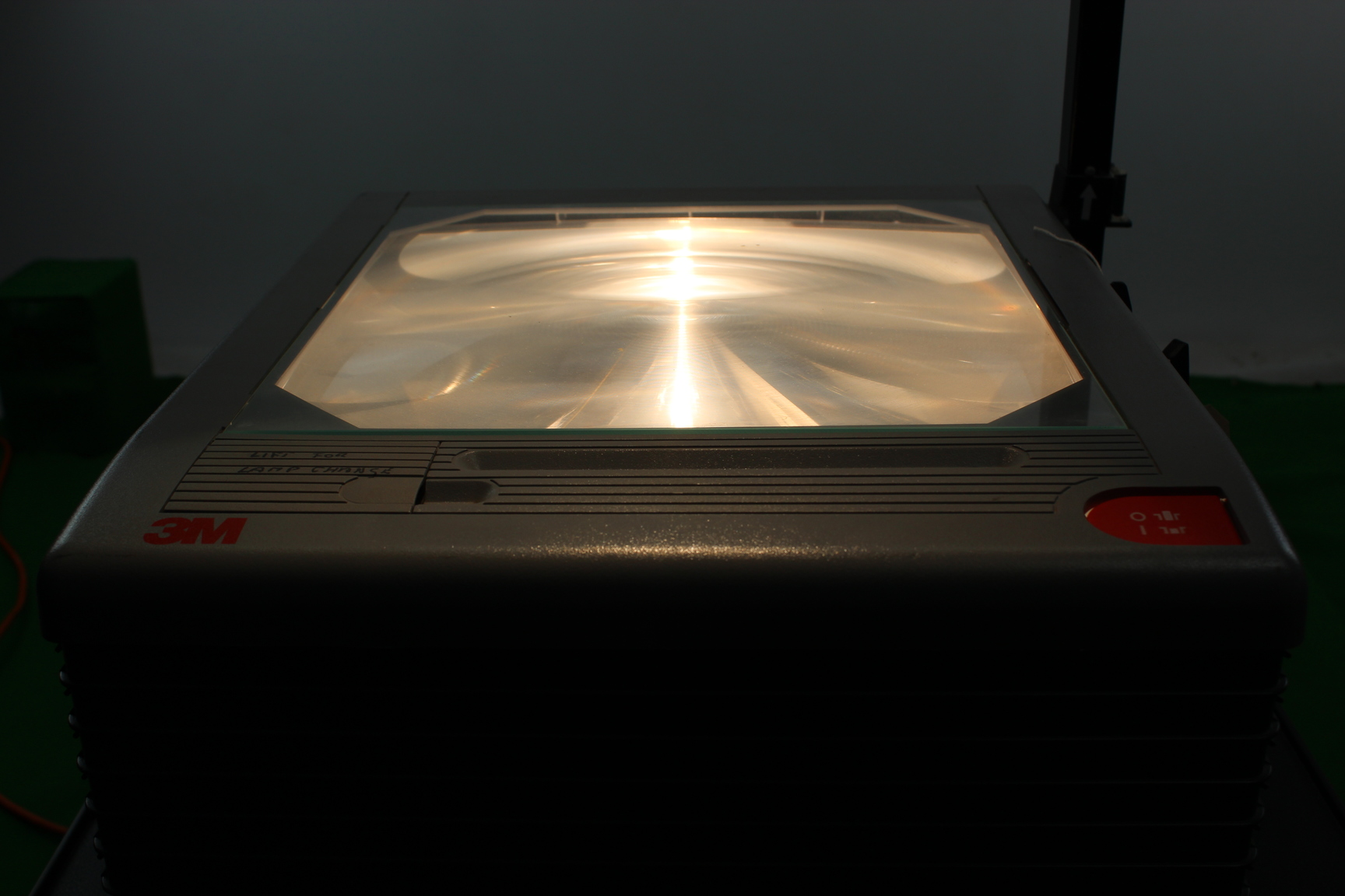 Image of 3M Overhead Projector with Stand attached