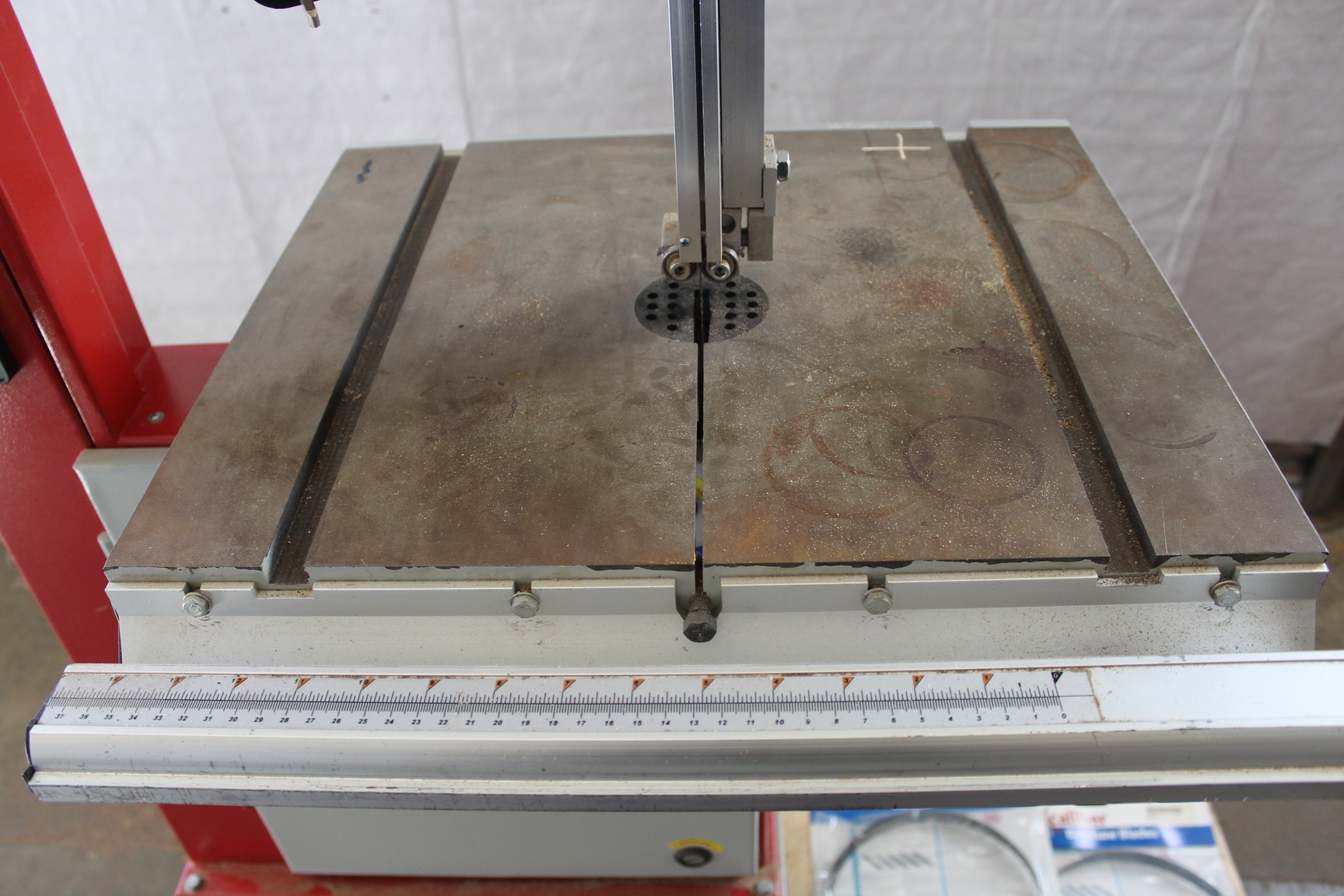 Image of Axminster Hobby Band Saw Model AWHB535ON Wood Metal Steel Workshop Woodwork