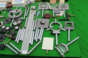 Thumbnail image of Large Quantity of Professional Glass Refraction Magnifying Equipment Science Lab