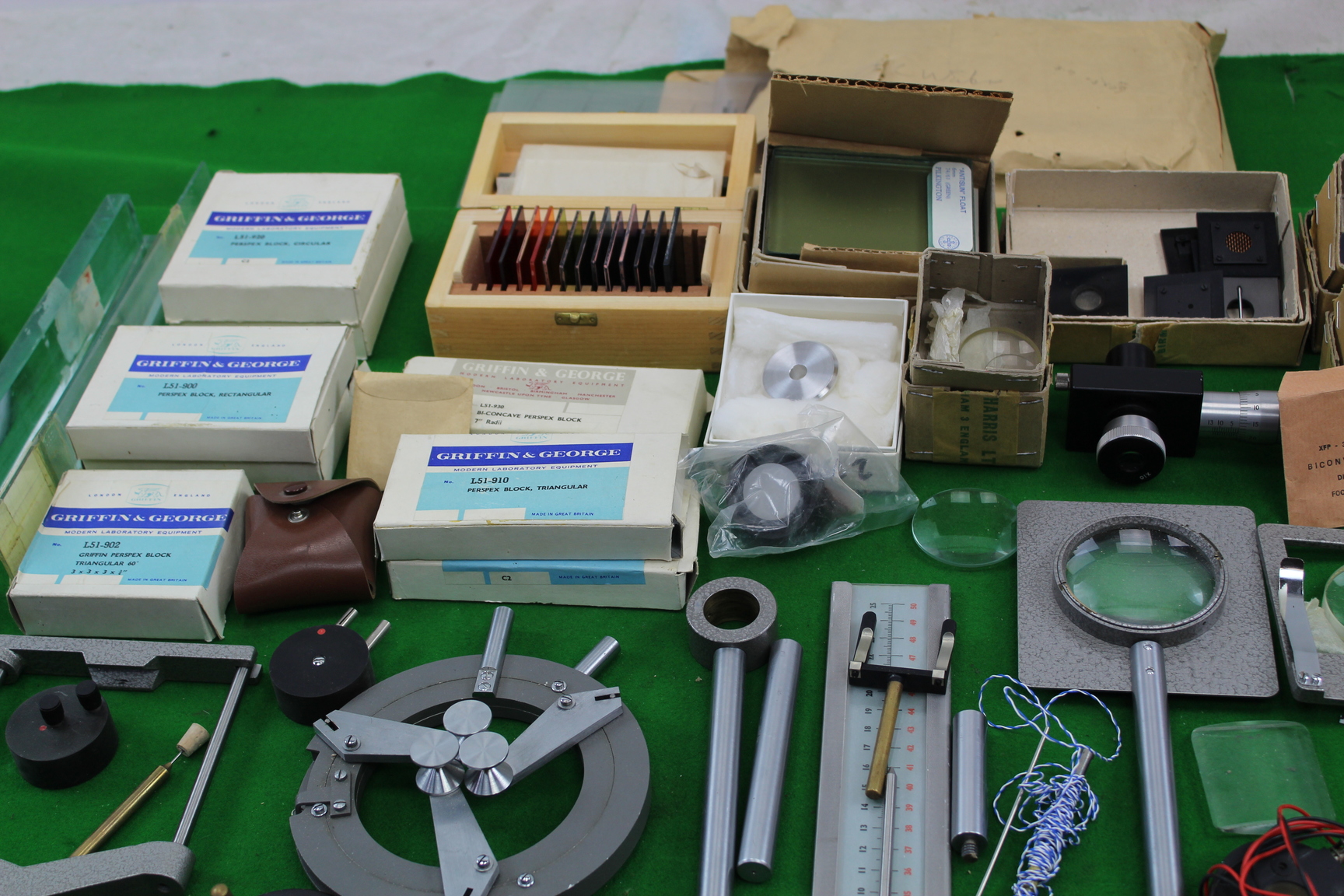 Image of Large Quantity of Professional Glass Refraction Magnifying Equipment Science Lab