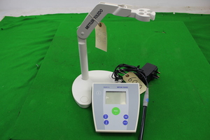 Thumbnail image of Mettler Toledo Seven Easy pH Meter with Wand and Stand. Laboratory Science