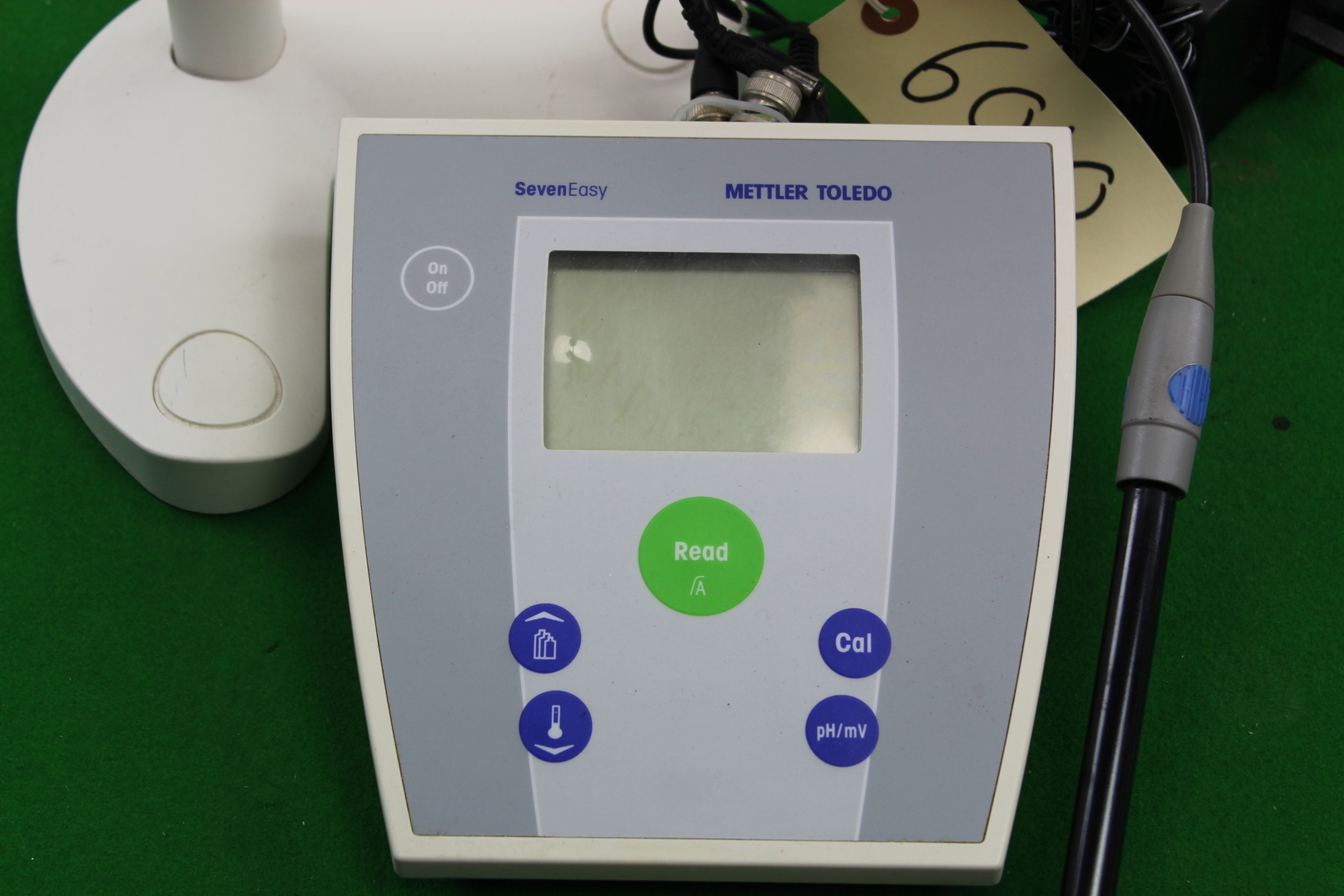 Image of Mettler Toledo Seven Easy pH Meter with Wand and Stand. Laboratory Science