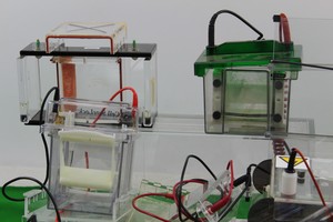 Thumbnail image of Job Lot Electrophoresis Lab Western Blotting Bio-rad Stratagene 20x20 Gel Tanks