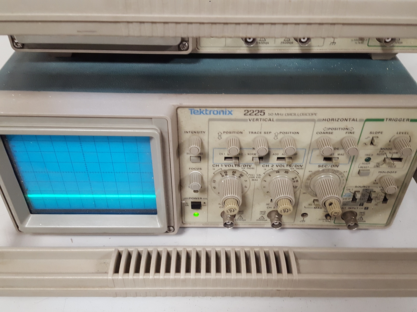 Image of 2 x Faulty Tektronix 225 50MHz Oscilloscopes Spares Repairs