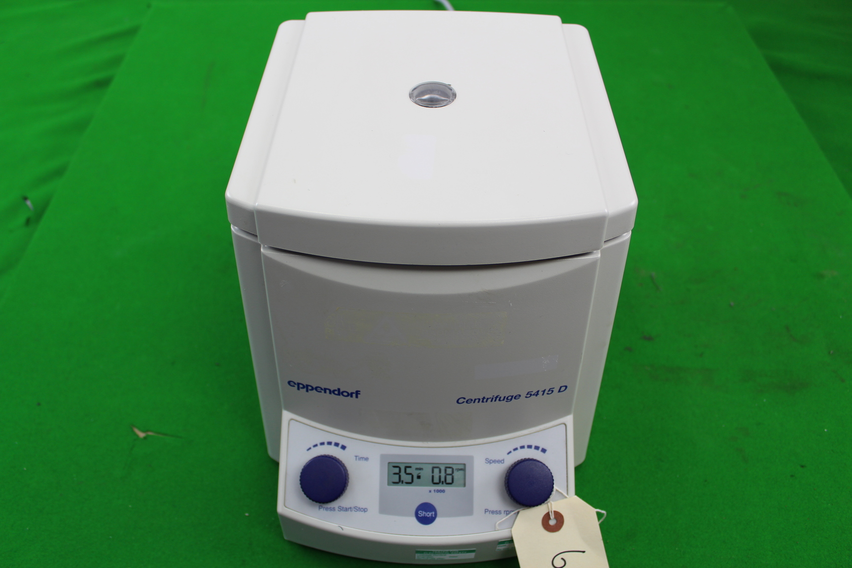 Image of Eppendorf 5415D Benchtop Centrifuge w/24 Place Rotor Working Lab Equipment