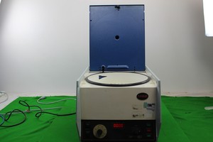Thumbnail image of Fisons MSE Centaur 2 Centrifuge Laboratory Equipment