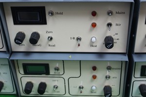 Thumbnail image of Job Lot of 8 Laboratory Oxygen Meters with Heat / Stir Facility Lab Equipment
