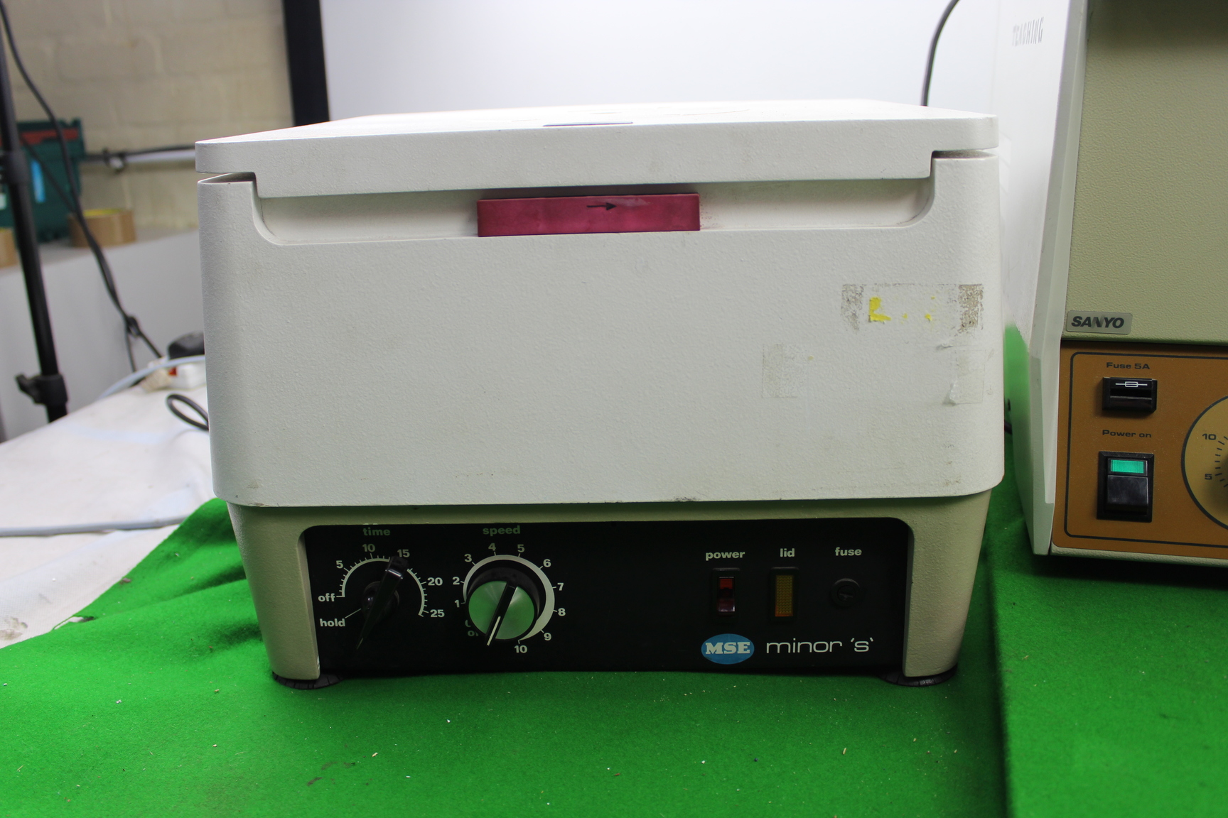 Image of Job Lot of 5 x Faulty MSE Benchtop Centrifuges Centaur 2 + Minor S Laboratory