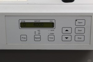 Thumbnail image of Eppendorf Centrifuge 5810 w/Rotor & 2 Buckets Faulty Spares Repair
