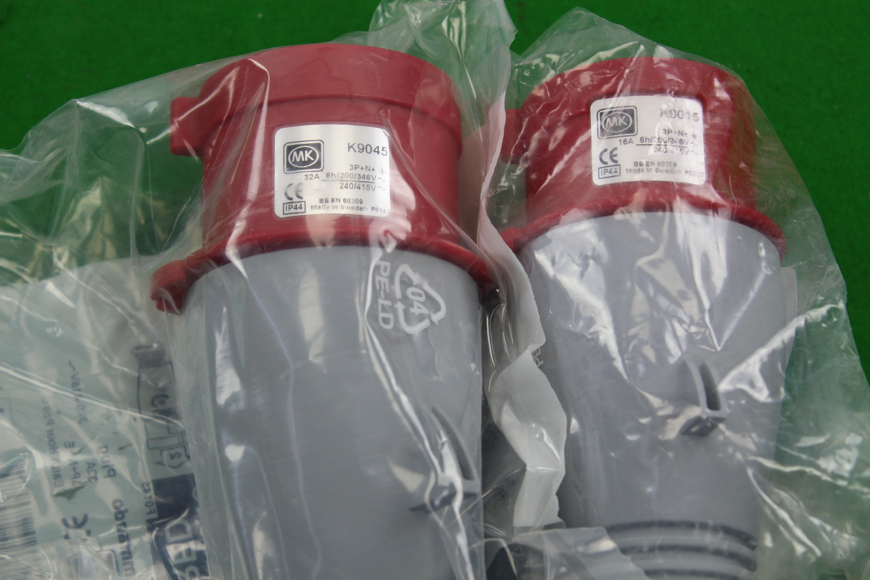 Image of Lot of 13 x MK Commando K9045 Red 32A 3 Phase Lab Computer Equipment Plugs
