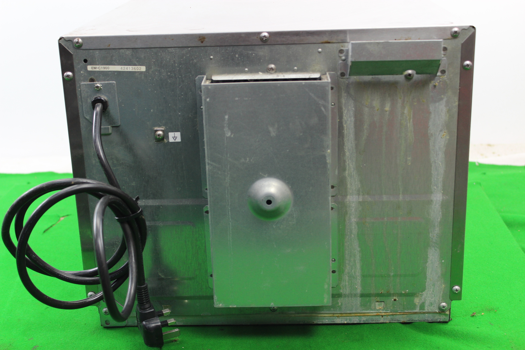 Image of Sanyo EMC1901 - 1900 Watt Microwave, Commercial, Stainless Steel, 