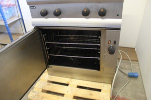 Thumbnail image of Lincat 2 Piece Electric Oven With 4 Hobs Cafe Commercial Kitchen 4 Rings