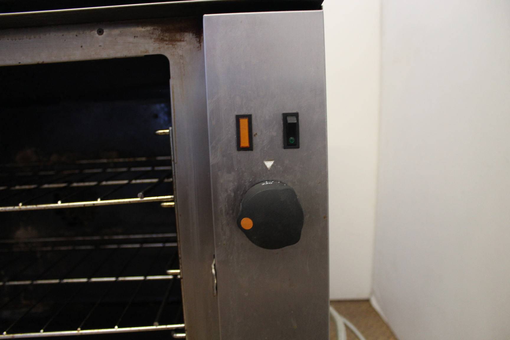 Image of Lincat 2 Piece Electric Oven With 4 Hobs Cafe Commercial Kitchen 4 Rings