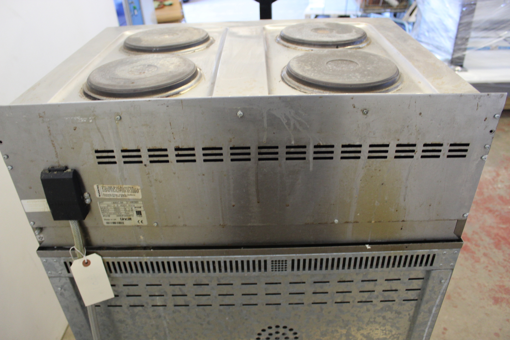 Image of Lincat 2 Piece Electric Oven With 4 Hobs Cafe Commercial Kitchen 4 Rings