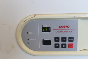 Thumbnail image of Spares/Repairs Sanyo CO2 Incubator MCO-17A Lab Laboratory Scientific CO2