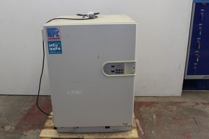 Thumbnail image of Sanyo CO2 Incubator MCO-17AIC 164L Capacity Tested 37C Lab Laboratory 230V 