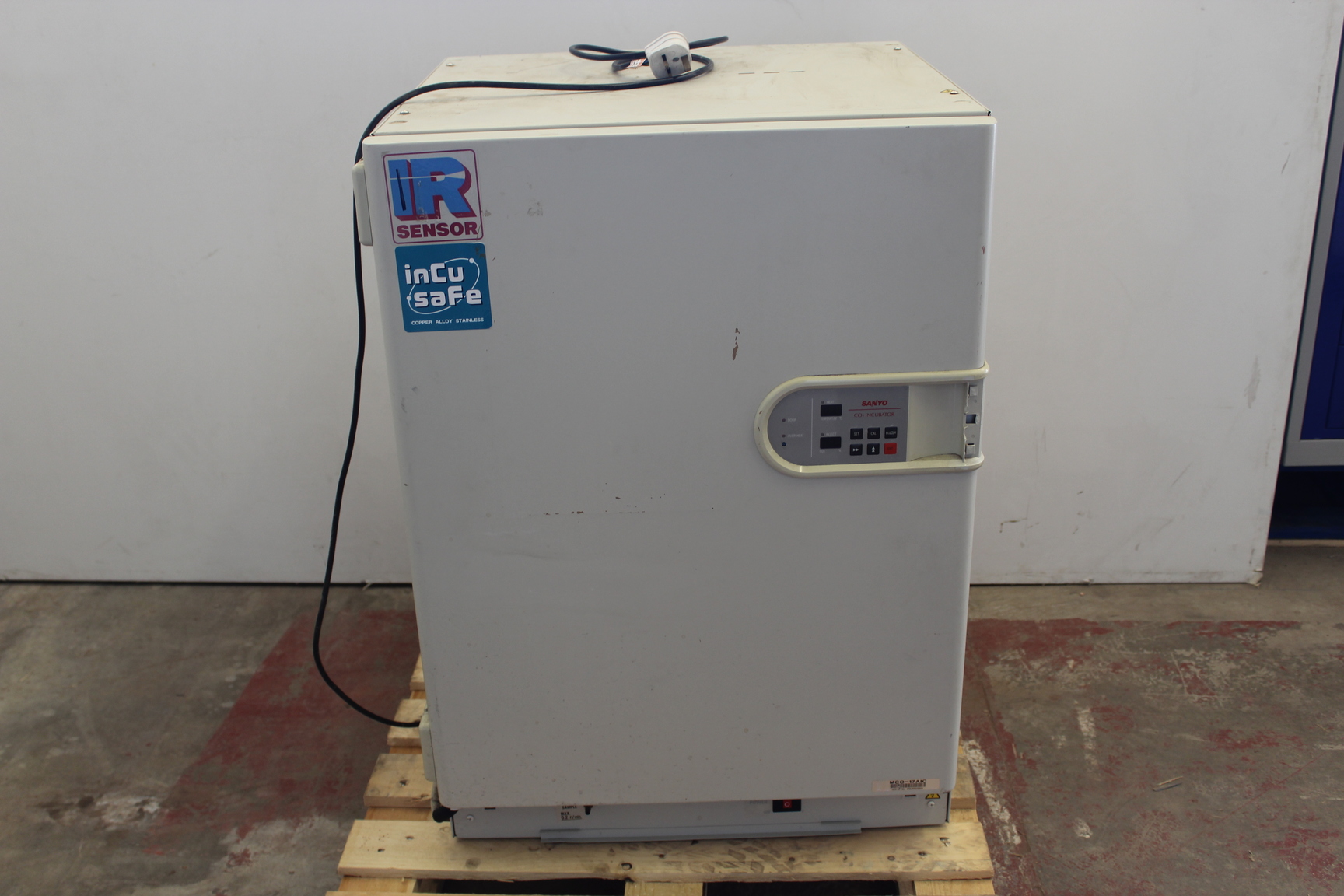 Image of Sanyo CO2 Incubator MCO-17AIC 164L Capacity Tested 37C Lab Laboratory 230V 