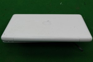 Thumbnail image of 2009 Apple MacBook Laptop 13"- Spares/Repair/Parts