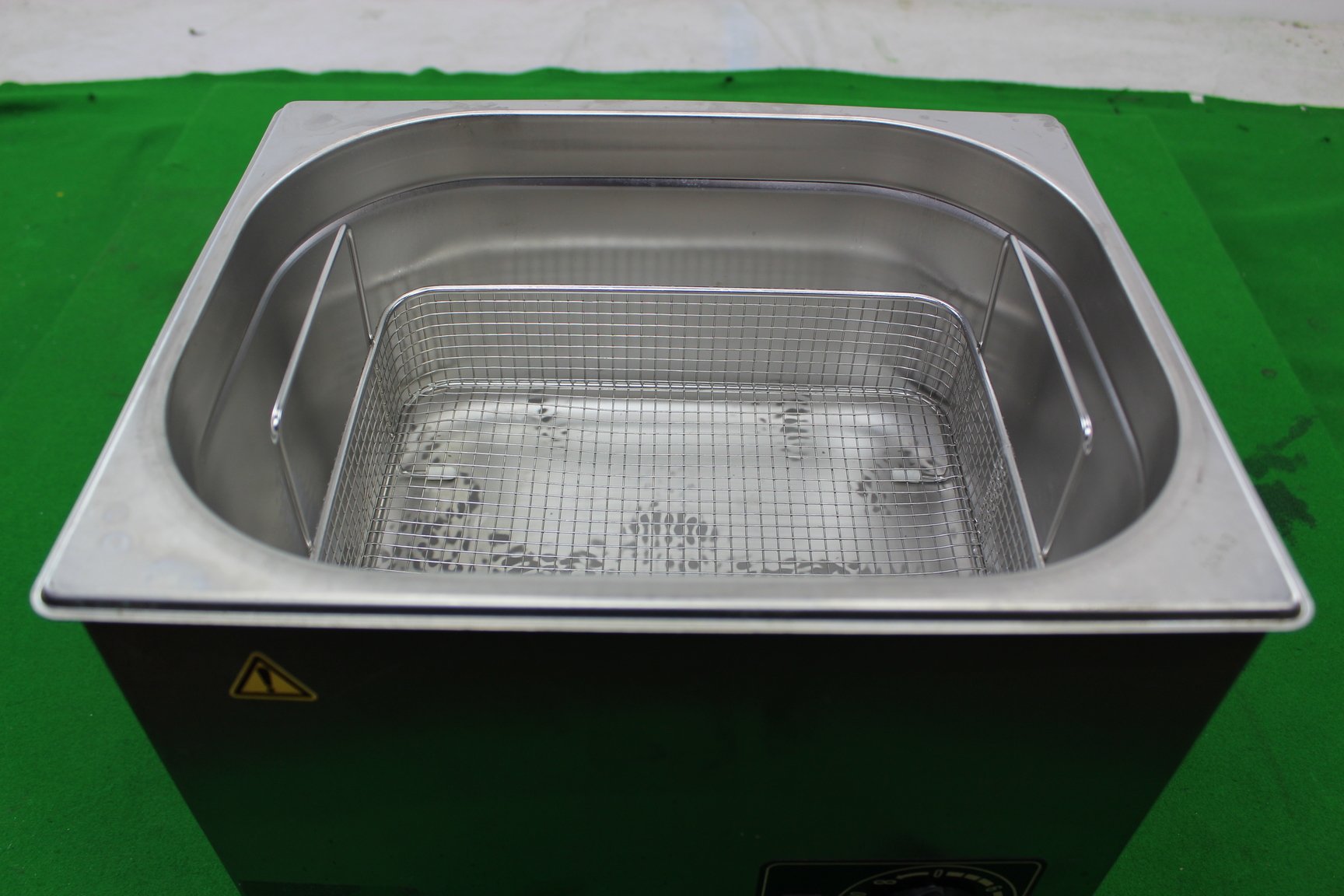Image of Walker Electronics Ltd 80H Ultrasonic Cleaner 8.5L 420W 3-30 mins timer 