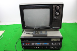 Thumbnail image of Vintage Retro JVC Television Model VM-14PSN(G) Colour w/ VCR BR-6400TR + Remote