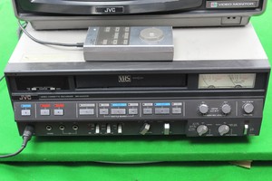 Thumbnail image of Vintage Retro JVC Television Model VM-14PSN(G) Colour w/ VCR BR-6400TR + Remote