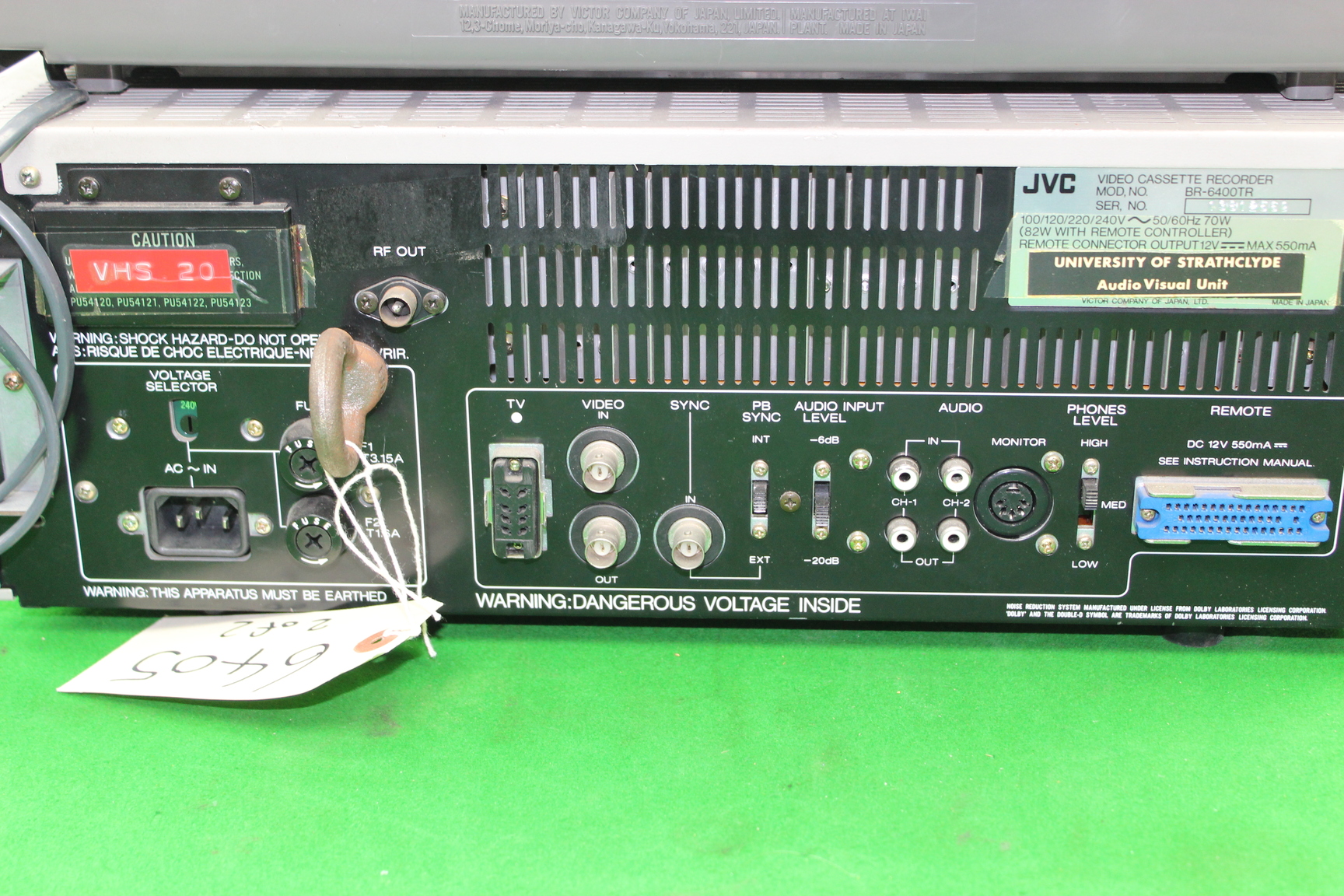 Image of Vintage Retro JVC Television Model VM-14PSN(G) Colour w/ VCR BR-6400TR + Remote