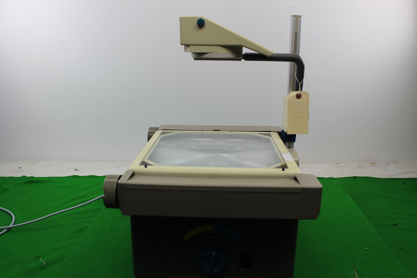 Image of Retro Medium 524P Overhead Projector School Classroom Laboratory Presentation