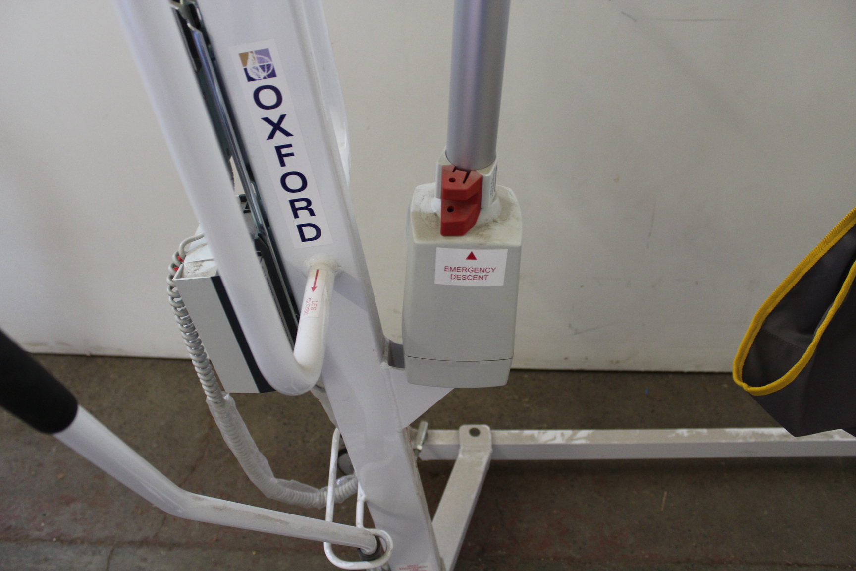 Image of Oxford OPMIDIE Midi 170 Medical Lab Physio Disability Hoist Lift with Sling