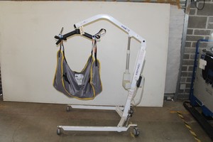 Thumbnail image of Oxford OPMIDIE Midi 170 Medical Lab Physio Disability Hoist Lift with Sling